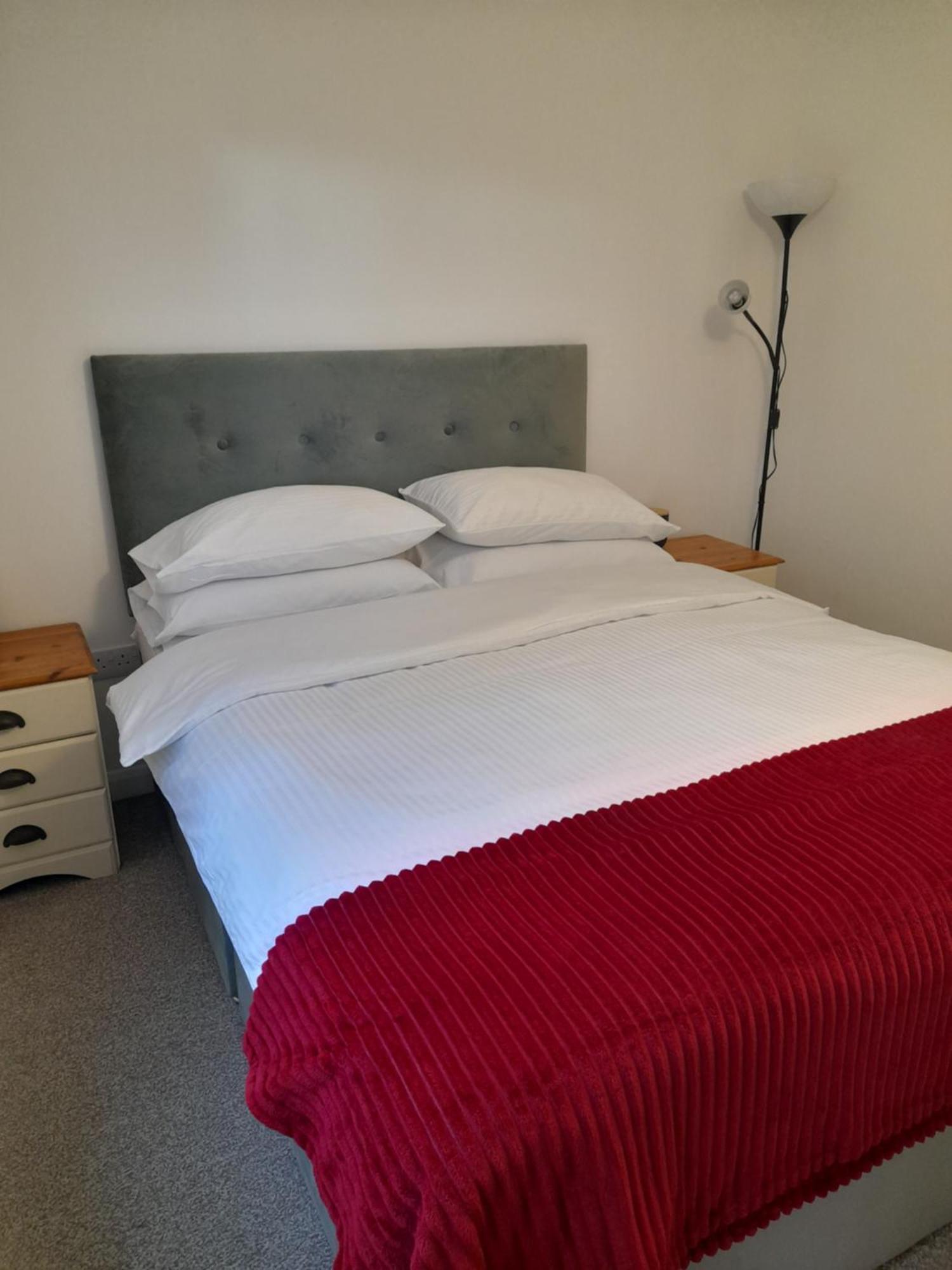 Glastonbury Town Center-Entire Apartment Экстерьер фото
